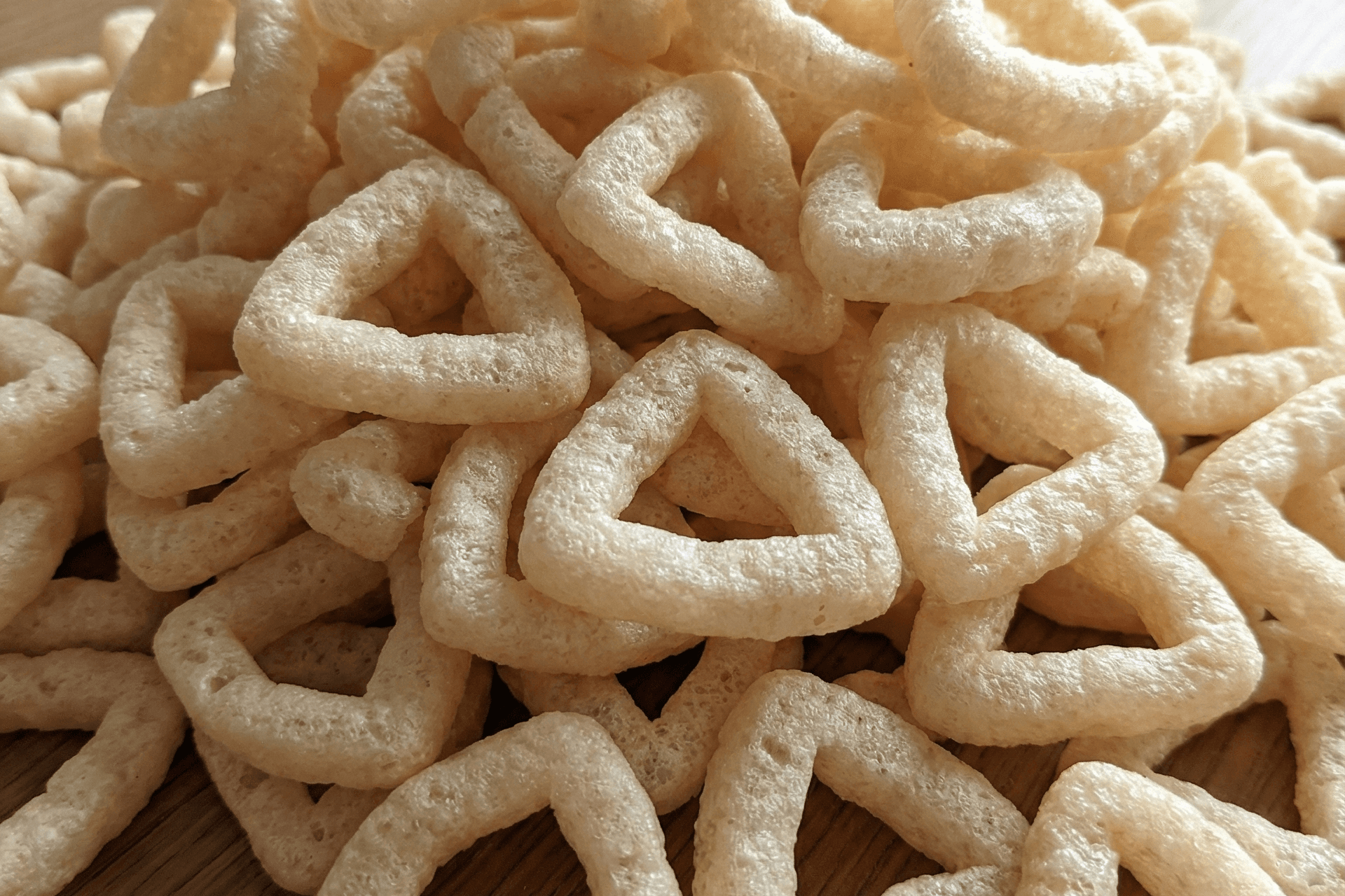 Трикутники рисові 8-13мм